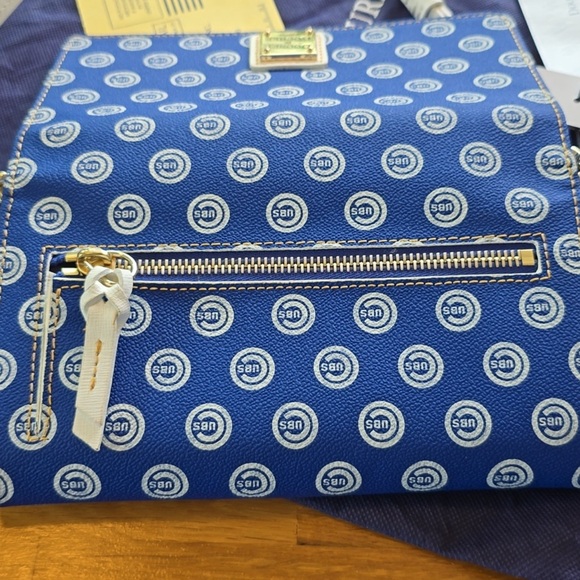 NWT Dooney & Bourke Crossbody Wallet - Picture 11 of 11